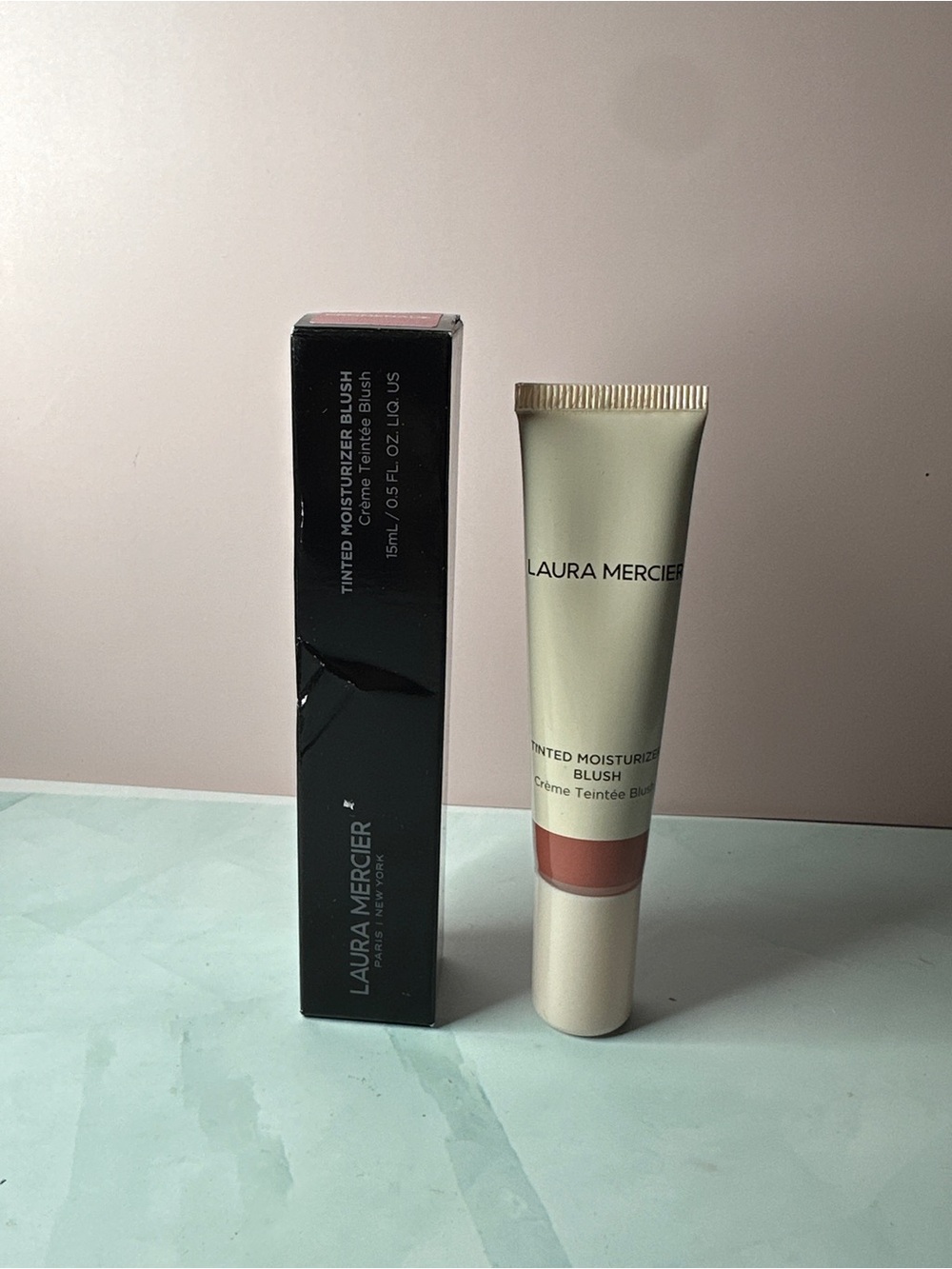 laura mercier Tinted Moisturizer Blush - Soft Pink